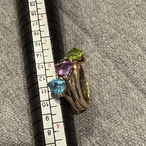 10k Yellow Gold 3 Gemstone Ring Sz7 3.55G Blue Topaz, Peridot Green & Amethyst - Picture 5 of 5